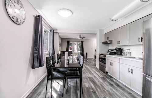 Sudbury House | Gorgeous House in Minnow Lake, 10 minutes from dt