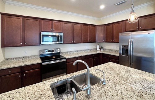 Gateway House | Gorgeous house for rent in Fort Myers, Florida. 4 beds, 3 baths. Great HOA.