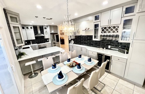 Garden Grove House | Gorgeous House near Disney!
