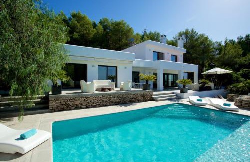 Sant Josep de sa Talaia Villa | Gorgeous Ibiza Villa Las Palomas 4 Bedrooms Beautiful Sunset & Country View San Jose