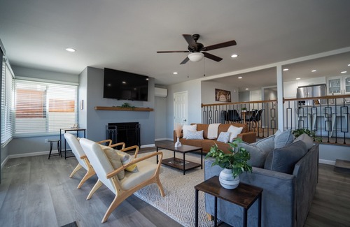 Lake Elsinore House | Gorgeous Lake Front Home w/Boat access Unit 1