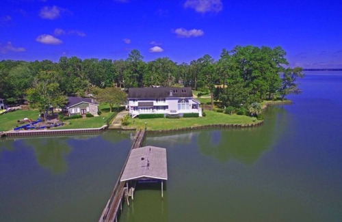 Santee House | Gorgeous Lake Front Home - Stunning Views and Sunrise over the Water