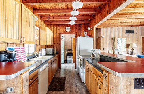 Mount Juliet House | Gorgeous Lakefront! · 3BR/2BA · Gameroom
