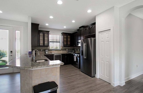 Braden River House | Gorgeous lakefront home in Esplanade Golf & Country Club in Lakewood Ranch - Palm Meadow