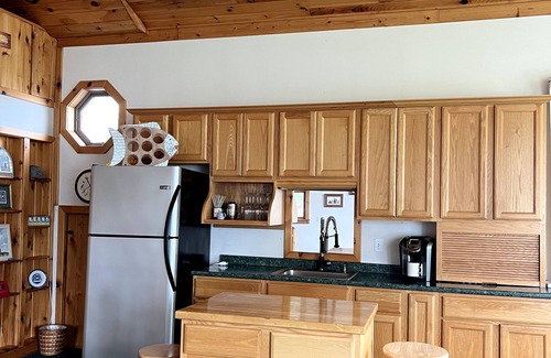 Niobe Apartment | Gorgeous lakefront vacation stay at The White Lakehouse