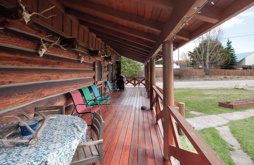 Martin City Cabin | Gorgeous Log Home 9 mi from West Glacier
