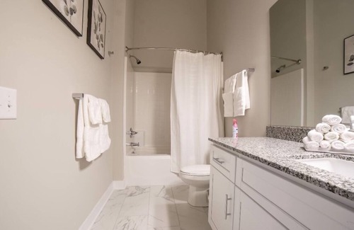 Tuckahoe Apartment | Gorgeous Luxurious 1 Bed 1 Bath