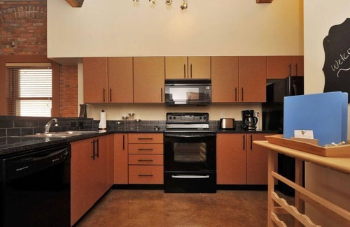 Downtown Victoria Condo | Gorgeous luxury 2 bedroom 2 bath condo in Old Town Victoria