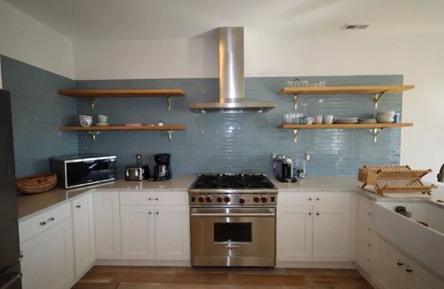 Wildwood Condo | Gorgeous Luxury Condo with stunning ocean views 1 block from the beach!