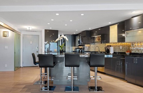 Marina del Rey Condo | Gorgeous Luxury Highrise w/Marina/Ocean Views
