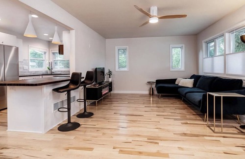 Madison House | Gorgeous MCM Ranch, Fantastic Location, 5 Min to UW Campus and Downtown Madison