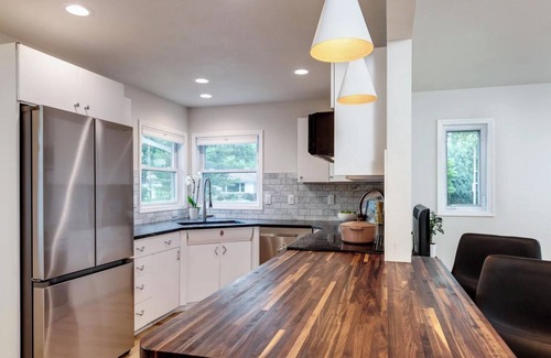 Madison House | Gorgeous MCM Ranch, Fantastic Location, 5 Min to UW Campus and Downtown Madison