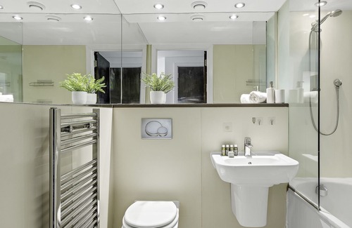 St. Dunstan's Apartment | Gorgeous Mile End Flat