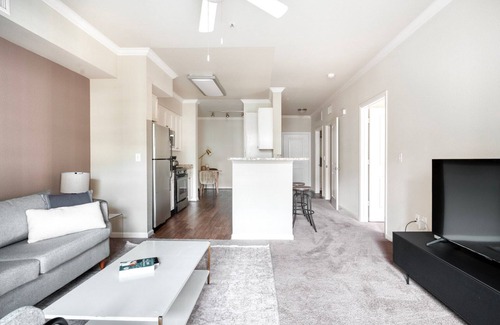 Milpitas Apartment | Gorgeous Milpitas 1BR w/Gym, Pool & W/D, nr Highways, by Blueground