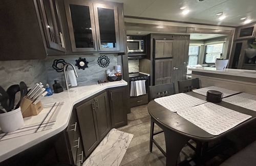 Dandridge RV Rental | Gorgeous modern Camper located on Lake Douglas close to all area attractions!