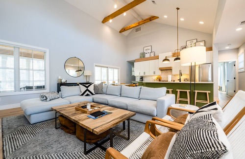 Union Pier House | Gorgeous Modern Cottage With Private Pool and Indoor/Outdoor Living!