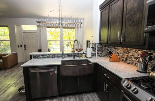 San Luis Obispo House | Gorgeous Modern Pet Friendly Condo close to everything