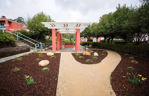 San Luis Obispo House | Gorgeous Modern Pet Friendly Condo close to everything