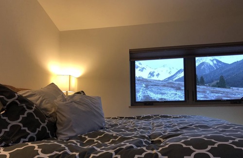 Ophir House | Gorgeous mountain house in small town