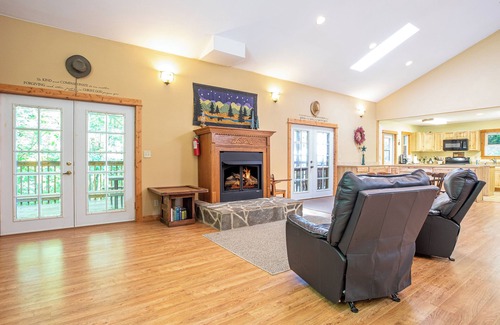 Waynesville Cabin | Gorgeous Mountain Views!
