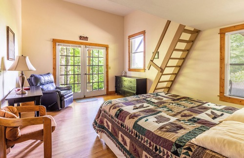 Waynesville Cabin | Gorgeous Mountain Views!