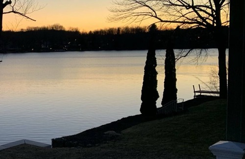 Carbondale House | Gorgeous newer home on Newton Lake/Crystal Lake near Elk mountain ski resort.