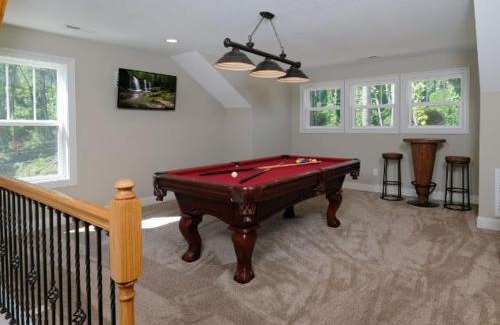Chalet Village North House | Gorgeous new 2 bedroom chalet with hot tub and pool table in Gatlinburg!