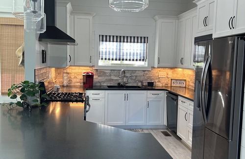 Winchester House | Gorgeous new 4bdrm Home on Tim's Ford Lake with screened in porches