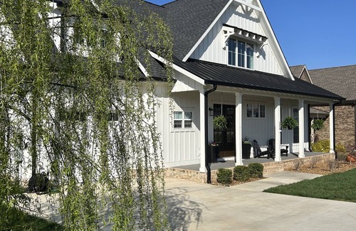 Winchester House | Gorgeous new 4bdrm Home on Tim's Ford Lake with screened in porches
