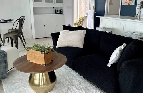 Oak Harbor Cabin | Gorgeous, newly remodeled West Beach Cabin. The wall of window's are stunning!