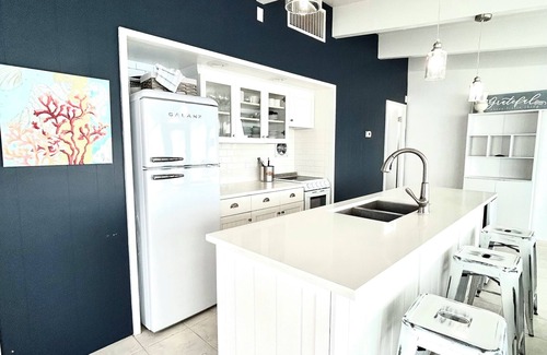 Oak Harbor Cabin | Gorgeous, newly remodeled West Beach Cabin. The wall of window's are stunning!