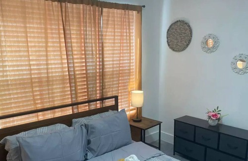 Gladeview House | Gorgeous newly remodeled 5 Bedroom home - sleeps12