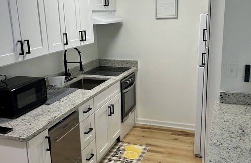 East Point Apartment | Gorgeous Newly Renovated Apartment! Atlanta