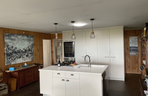 Katikati House | Gorgeous Ocean Views from Waihi Beach -Mt Maunganui, Private Rustic country home