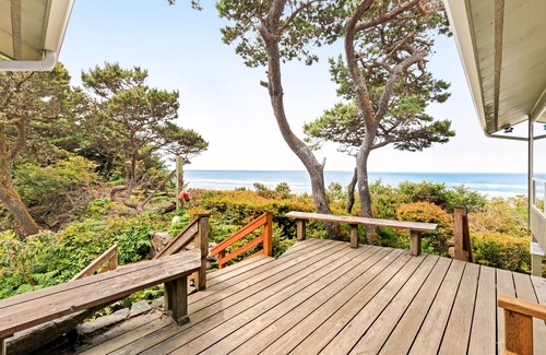 Seal Rock House | Gorgeous oceanfront retreat w/ marvelous ocean views & beach access
