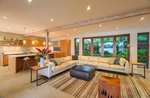 Paia House | Gorgeous! Oceanfront with Pool and Hot-Tub - Permitted