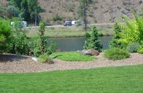 Okanagan-Similkameen Condo | Gorgeous Okanagan Lakeside vacation rentals
