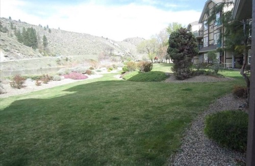 Okanagan-Similkameen Condo | Gorgeous Okanagan Lakeside vacation rentals