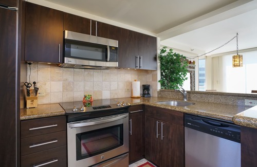 Diamond Head - Kapahulu - St. Louis Condo | Gorgeous Over the Ocean Lanai - 1 Bedroom, Full Kitchen