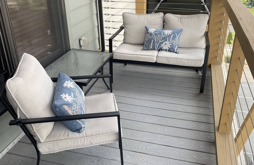 Kellogg Condo | Gorgeous Penthouse w/Views! Sleeps 4. Comfy and Cozy