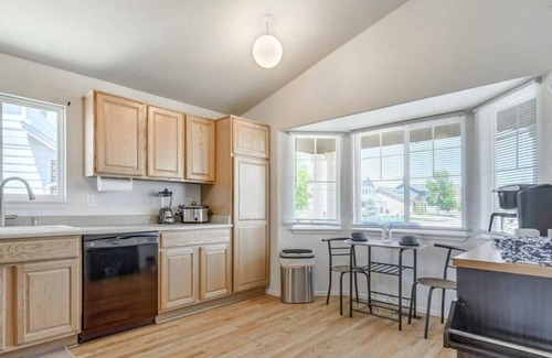 Colorado Springs House | Gorgeous Pikes Peak Views - Newly Furnished and 3 Bedrooms!