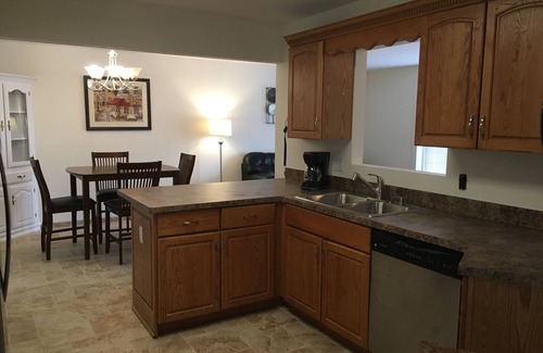 Racine House | Gorgeous! Professionally Cleaned, Self Check In - Sleeps 12