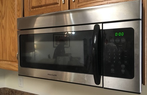 Racine House | Gorgeous! Professionally Cleaned, Self Check In - Sleeps 12