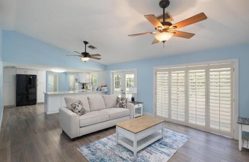 Iona House | Gorgeous Ranch Style Pool Home on One Acre Lot
