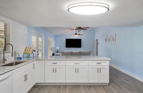 Iona House | Gorgeous Ranch Style Pool Home on One Acre Lot