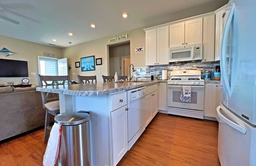 Cape May Court House House | Gorgeous Recently Renovated Bayfront Home with a Boatslip!