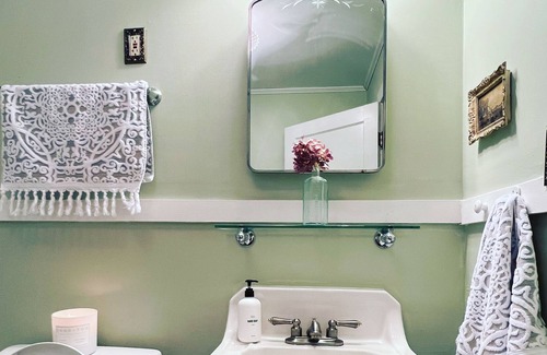 Stamford House | Gorgeous restored Carriage House in the Queen of the Catskills!