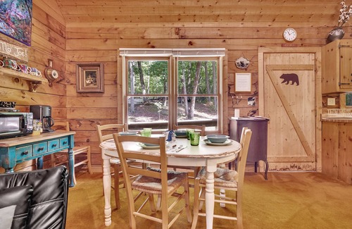 Lakemont House | Gorgeous Rustic Cabin in Mountains-4 bdrm. W/ Fireplace