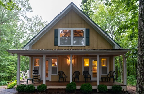 Saluda House | Gorgeous Saluda Mountain Home