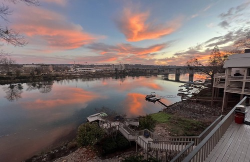 North Augusta House | Gorgeous Savannah River Front House